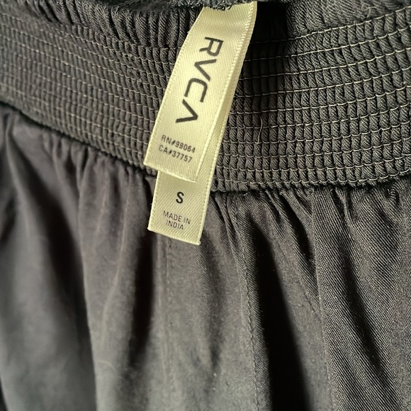 Women’s RVCA beach pool cotton black shorts size small elastic waist - Picture 4 of 4